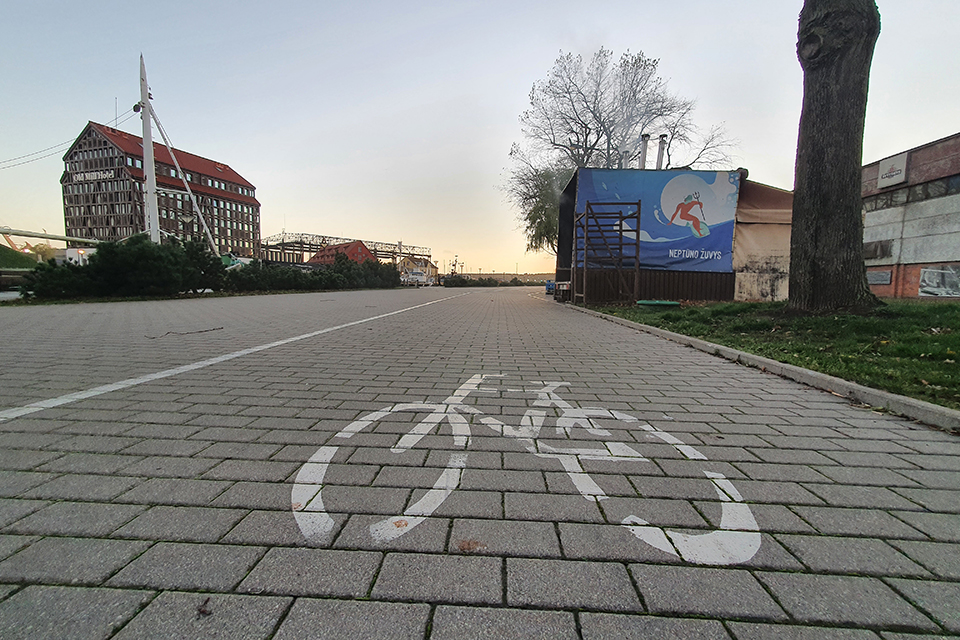 Populiariame Klaipėdos dviračių take – problemos dėl kioskų