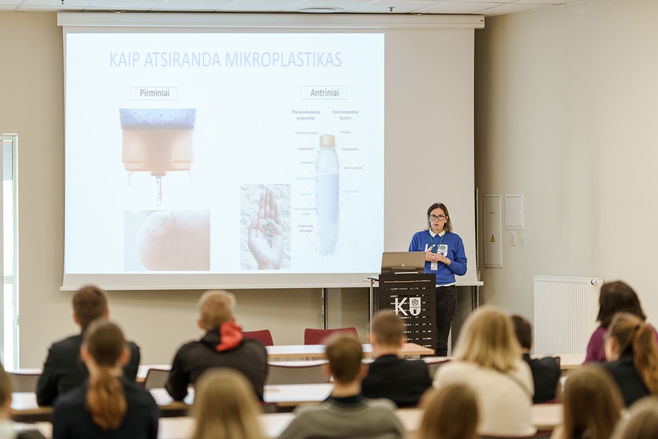 Klaipėdos universiteto auditorijas ir laboratorijas studentai užleido moksleiviams