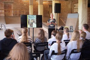Paauglių literatūros festivalis „Juoda – Balta“ sugrįžta