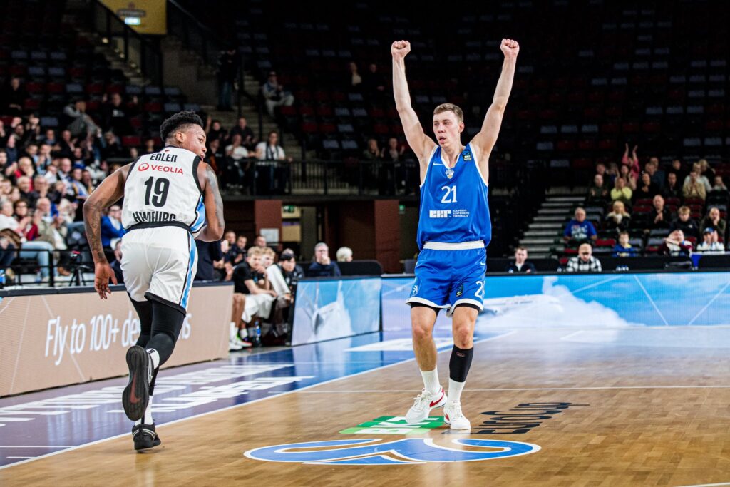 „Neptūnas“ – Hamburgo „Towers“