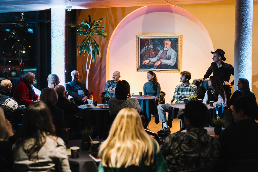 Aktorių susitikimai su žiūrovais Klaipėdos dramos teatre.
