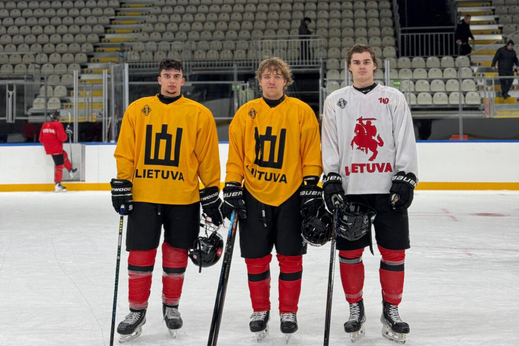 U20 kapitonas ir asistentai