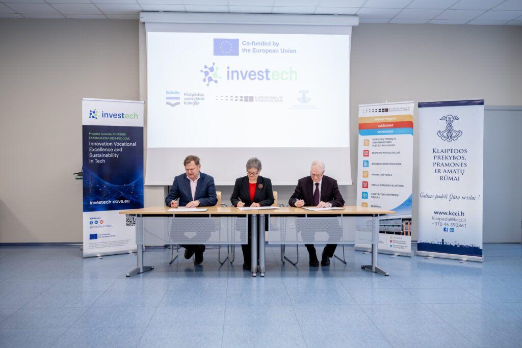 laipėdos valstybinė kolegija, Klaipėdos mokslo ir technologijų parkas bei Klaipėdos prekybos, pramonės ir amatų rūmai pasirašė bendradarbiavimo sutartį, kuria oficialiai pradedama Klaipėdos IRT kompetencijų centro veikla