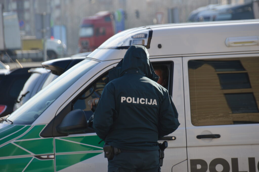 policija