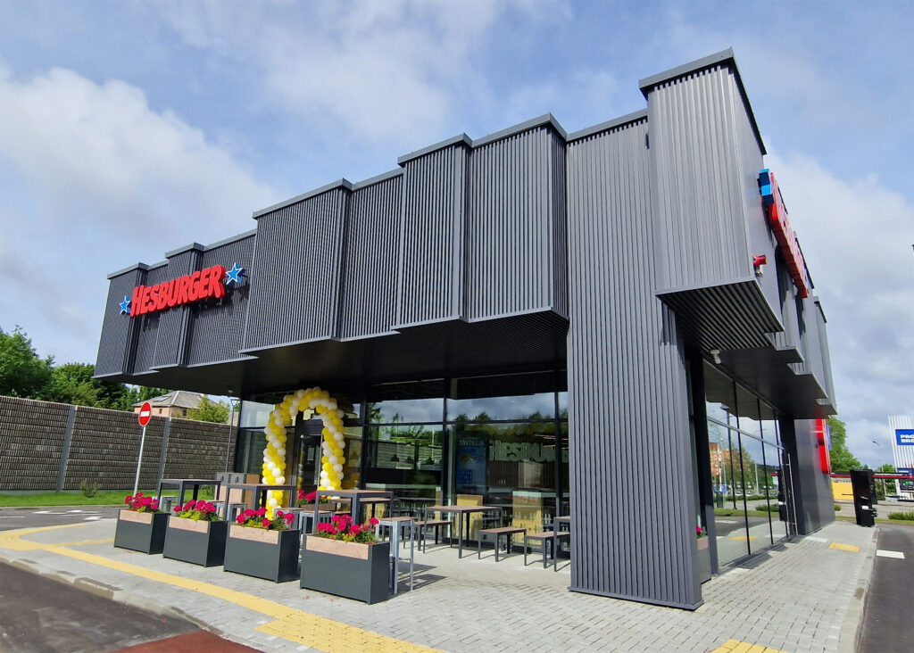 Naujasis „Hesburger“ įsikūrė Kretingos g. 28. Organizatorių nuotr.