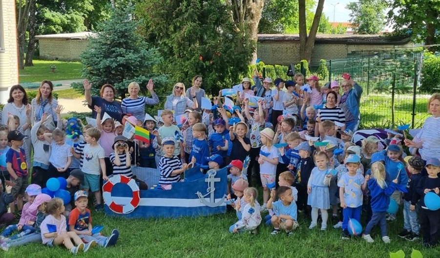 Klaipėdos lopšelio-darželio „Traukinukas“ bendruomenė. Organizatorių nuotr.