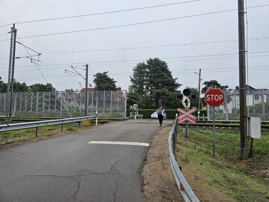 Girulių geležinkelio perėja