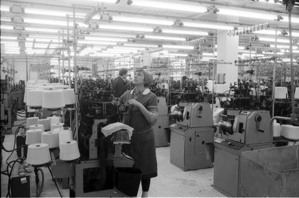 Klaipėdos kojinių fabrikas 1985 m. Bernardo Aleknavičiaus nuotr.
Klaipėdos apskrities Ievos Simonaitytės viešosios bibliotekos archyvas