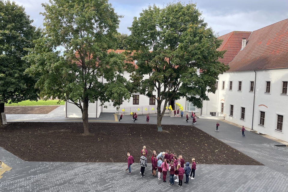Kretingos Pranciškonų gimnazija atvėrė naujo pradinės mokyklos pastato duris