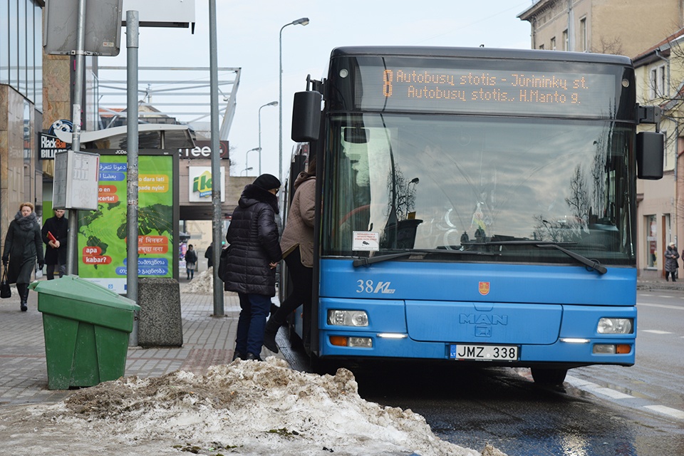 Klaipėdos valdžia darbuotojams autobusų bilietų perka mažai