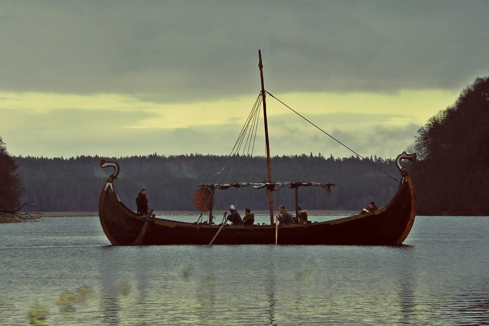 „Dangės flotilėje“ vėl akį trauks vikingų laivas „Biesos“