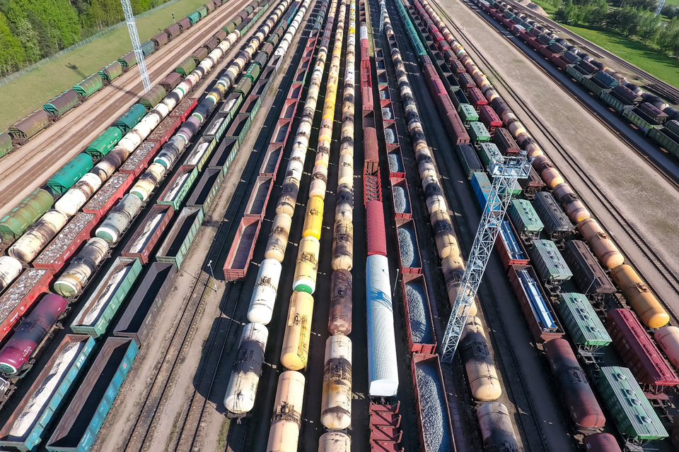 “Lietuvos geležinkeliai” su „Belaruskalij“ susitarė ilgam