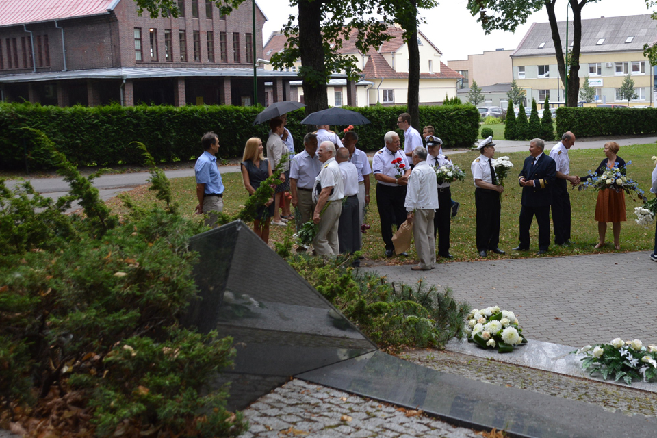 Клайпедчане помнят о трагедии: 20 лет назад в Тихом океане погиб экипаж судна „Линкува“