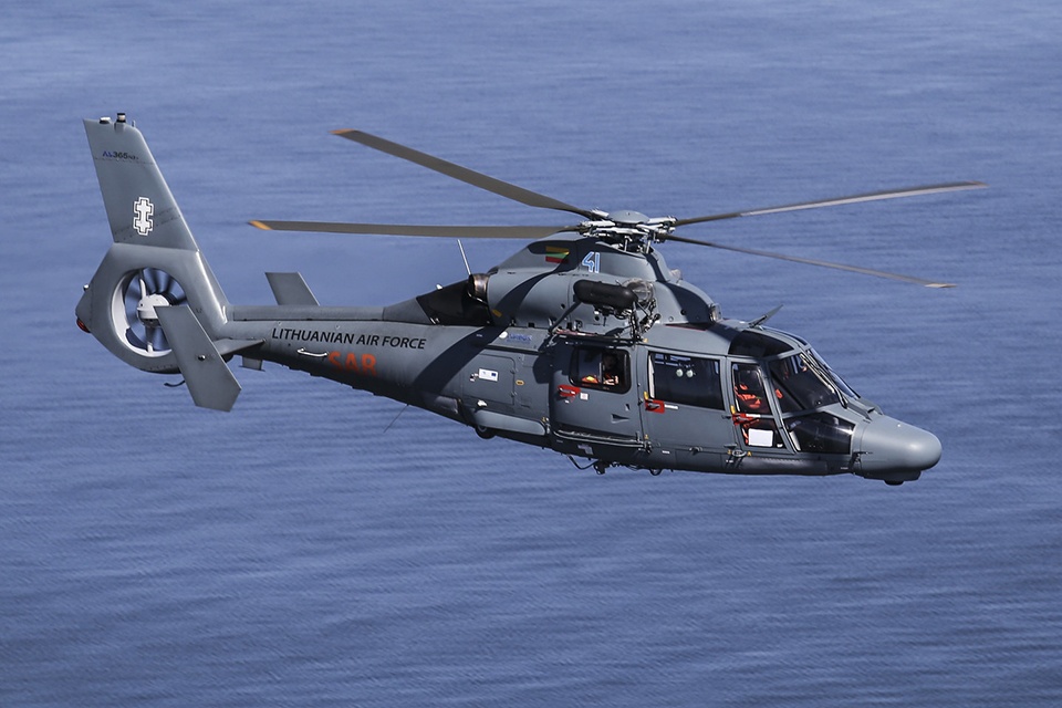 Kariuomenės sraigtasparniu evakuotas sunegalavęs jūrininkas