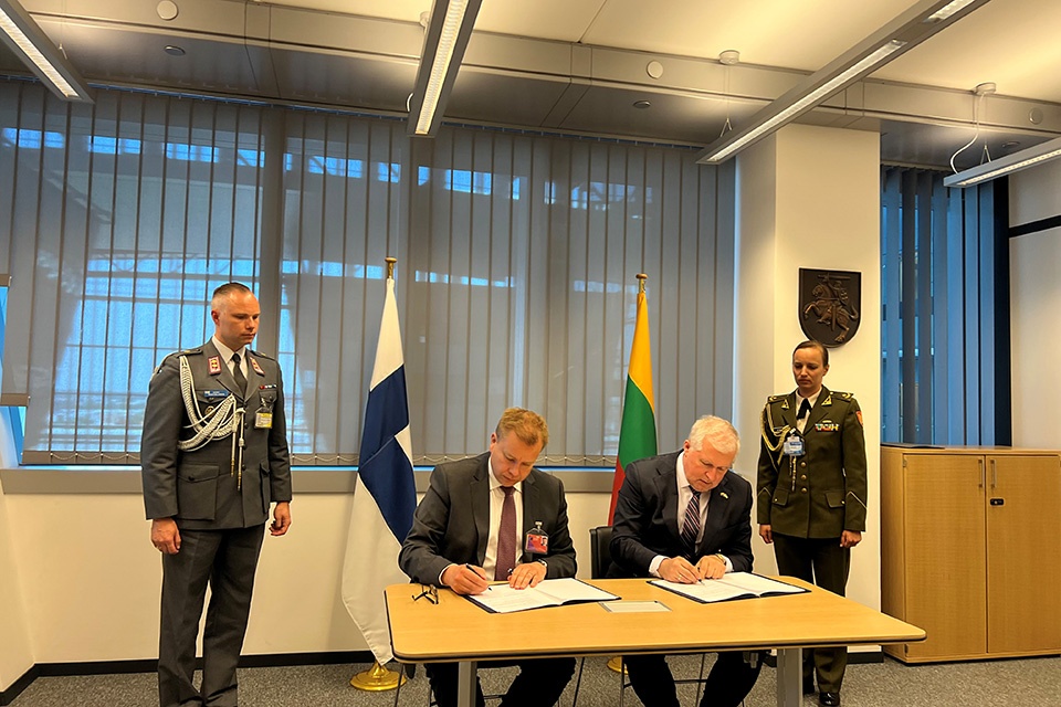 Su Suomija pasirašytas ketinimų susitarimas dėl dviejų patrulinių laivų įsigijimo