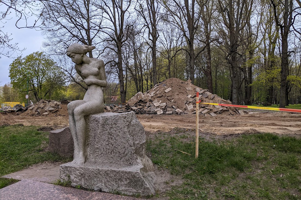 Prasidėjo Skulptūrų parko tvarkymo darbai