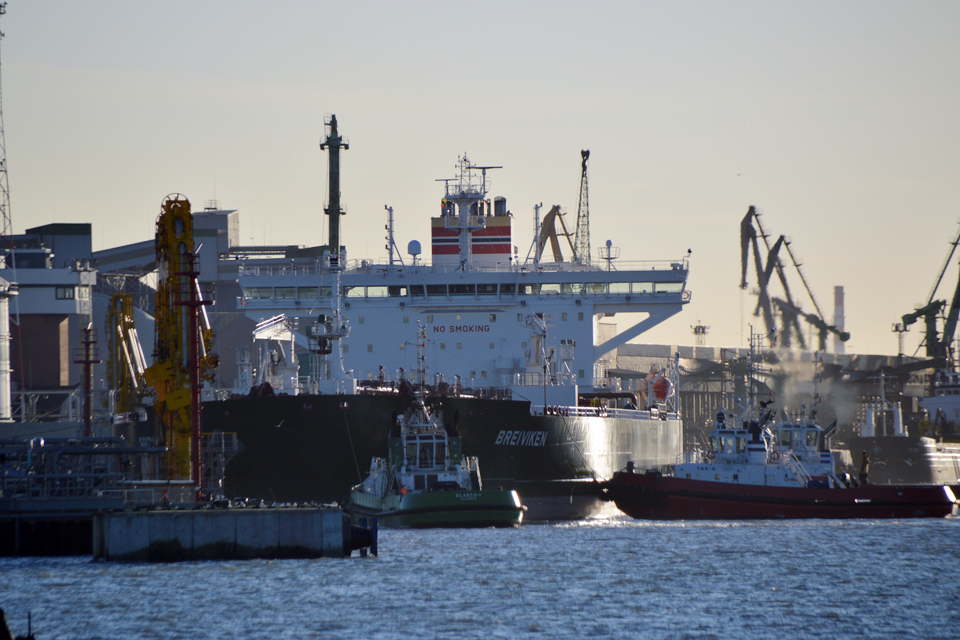 Prisišvartavo laivas su Baltarusijai skirta nafta